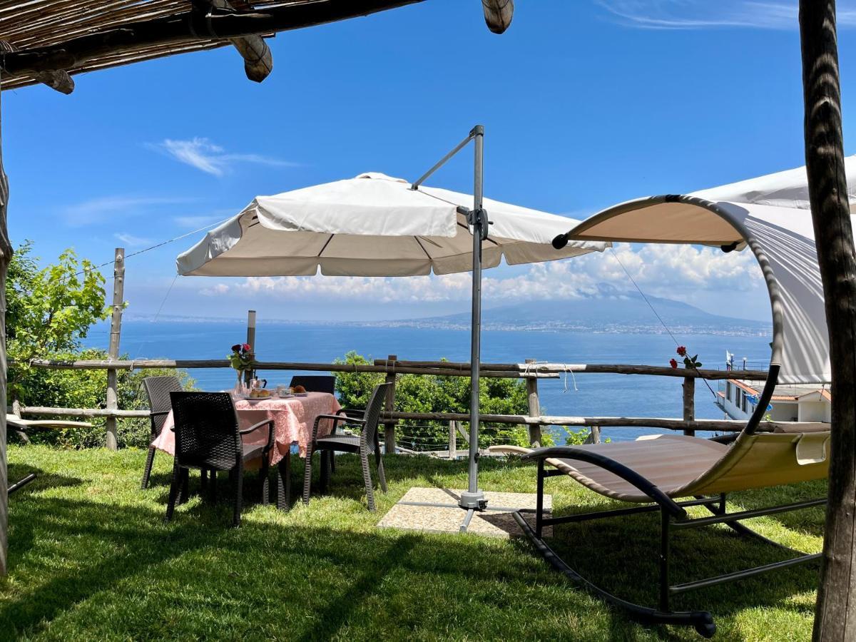 הוילה ויקו אקוונסה La Badia Montechiaro - Breathtaking View Of Sorrento Coast מראה חיצוני תמונה