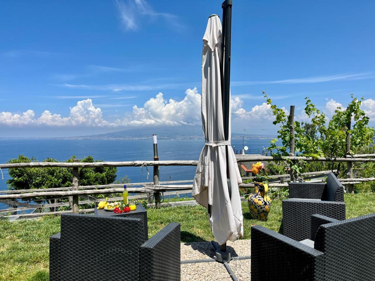 הוילה ויקו אקוונסה La Badia Montechiaro - Breathtaking View Of Sorrento Coast מראה חיצוני תמונה