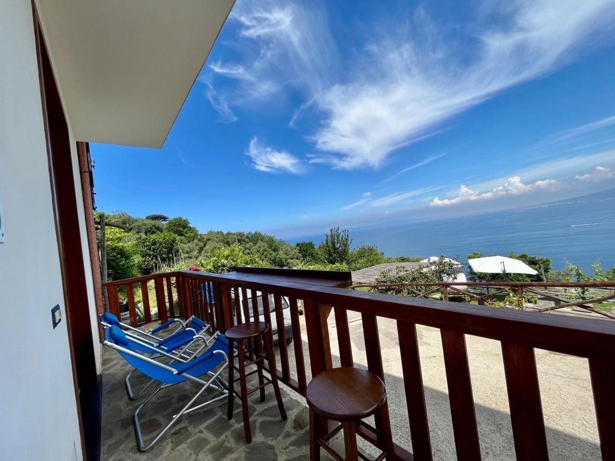 הוילה ויקו אקוונסה La Badia Montechiaro - Breathtaking View Of Sorrento Coast מראה חיצוני תמונה