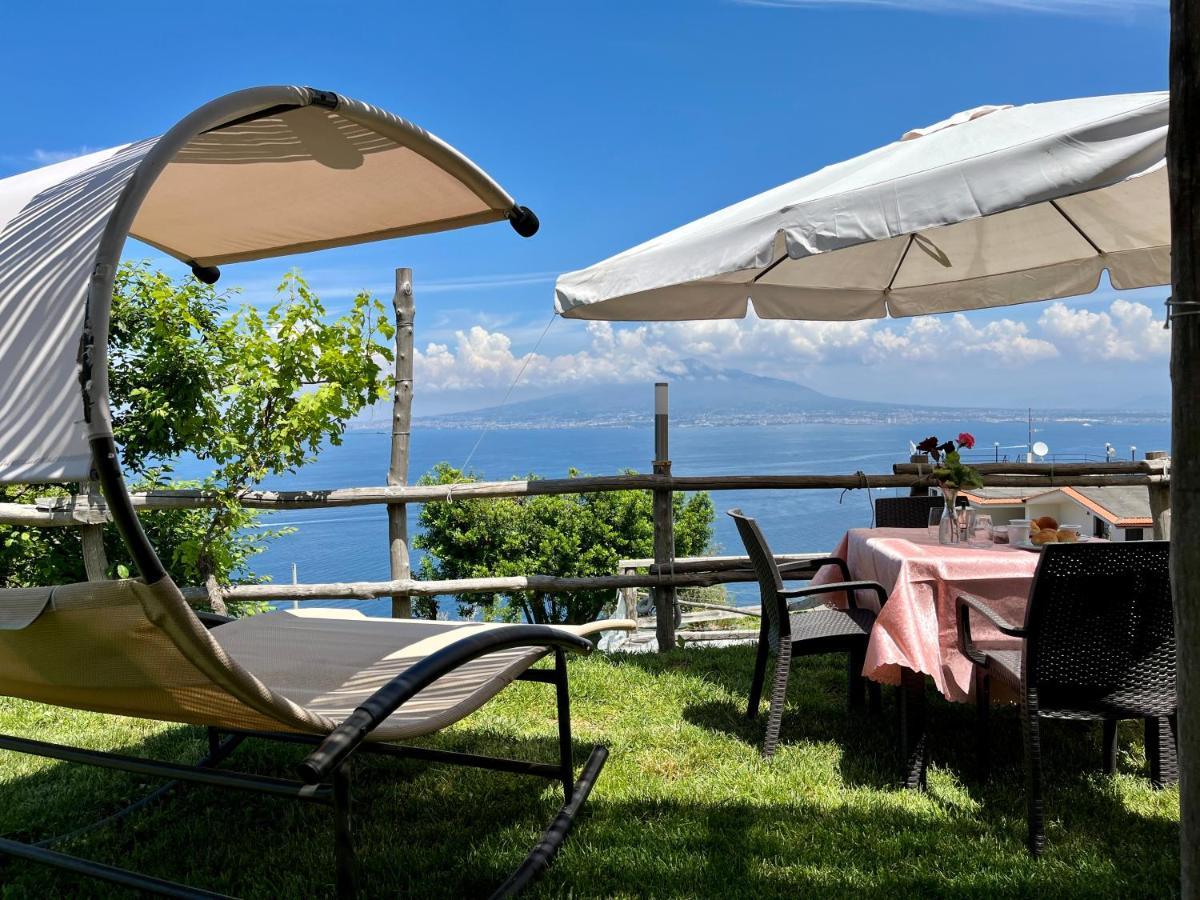 הוילה ויקו אקוונסה La Badia Montechiaro - Breathtaking View Of Sorrento Coast מראה חיצוני תמונה