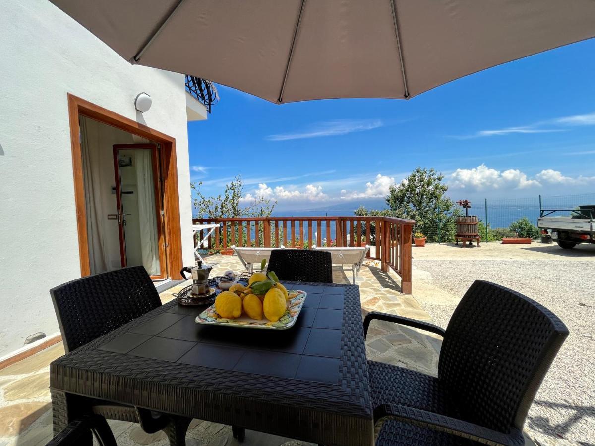 הוילה ויקו אקוונסה La Badia Montechiaro - Breathtaking View Of Sorrento Coast מראה חיצוני תמונה